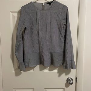 BANANA REPUBLIC EUC b+w striped Longsleeve sz.xs 179